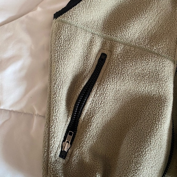 North face vest - Picture 5 of 6